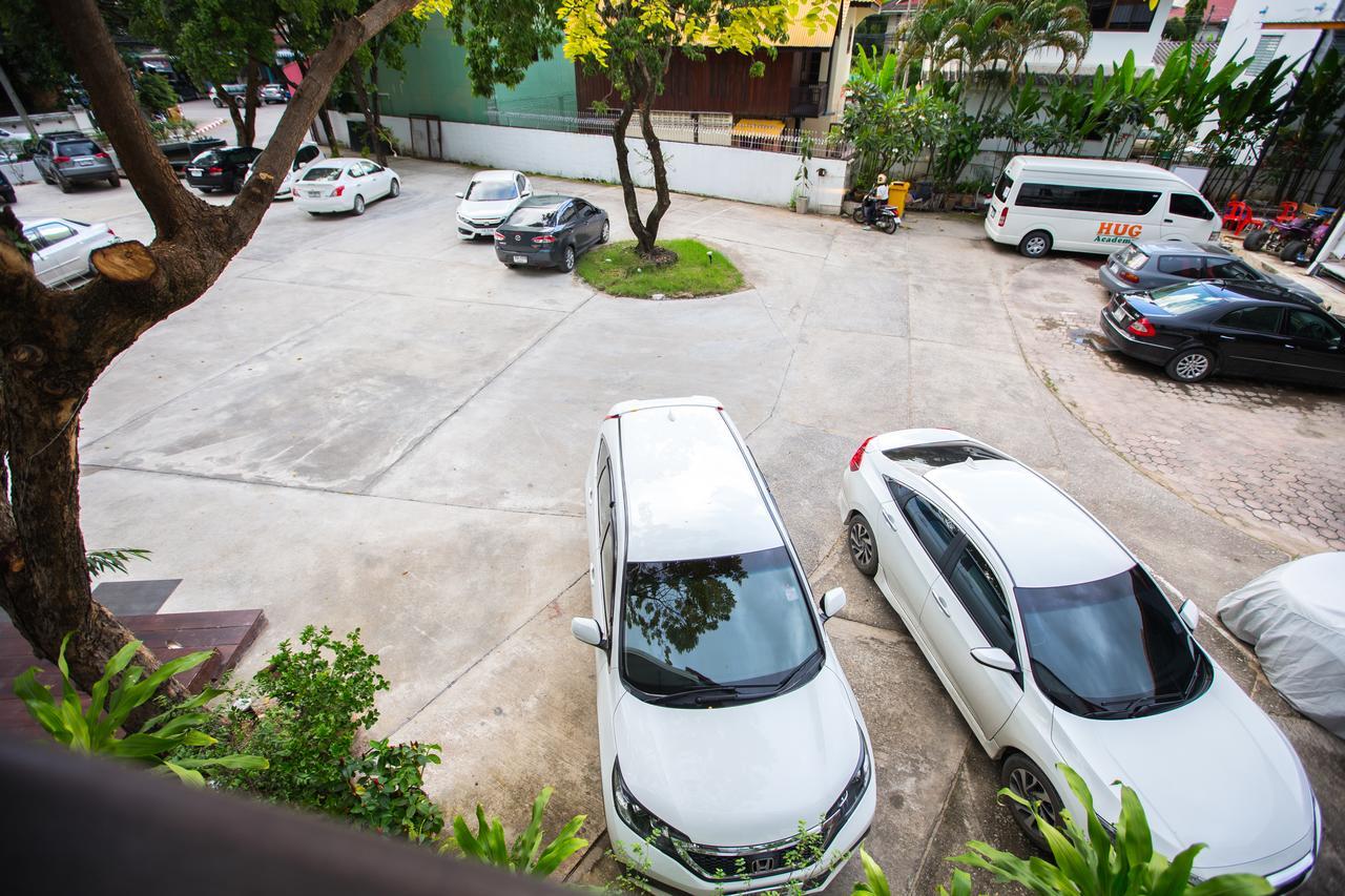 Chiangmai Midpoint Activity Hostel Chiang Mai Bagian luar foto